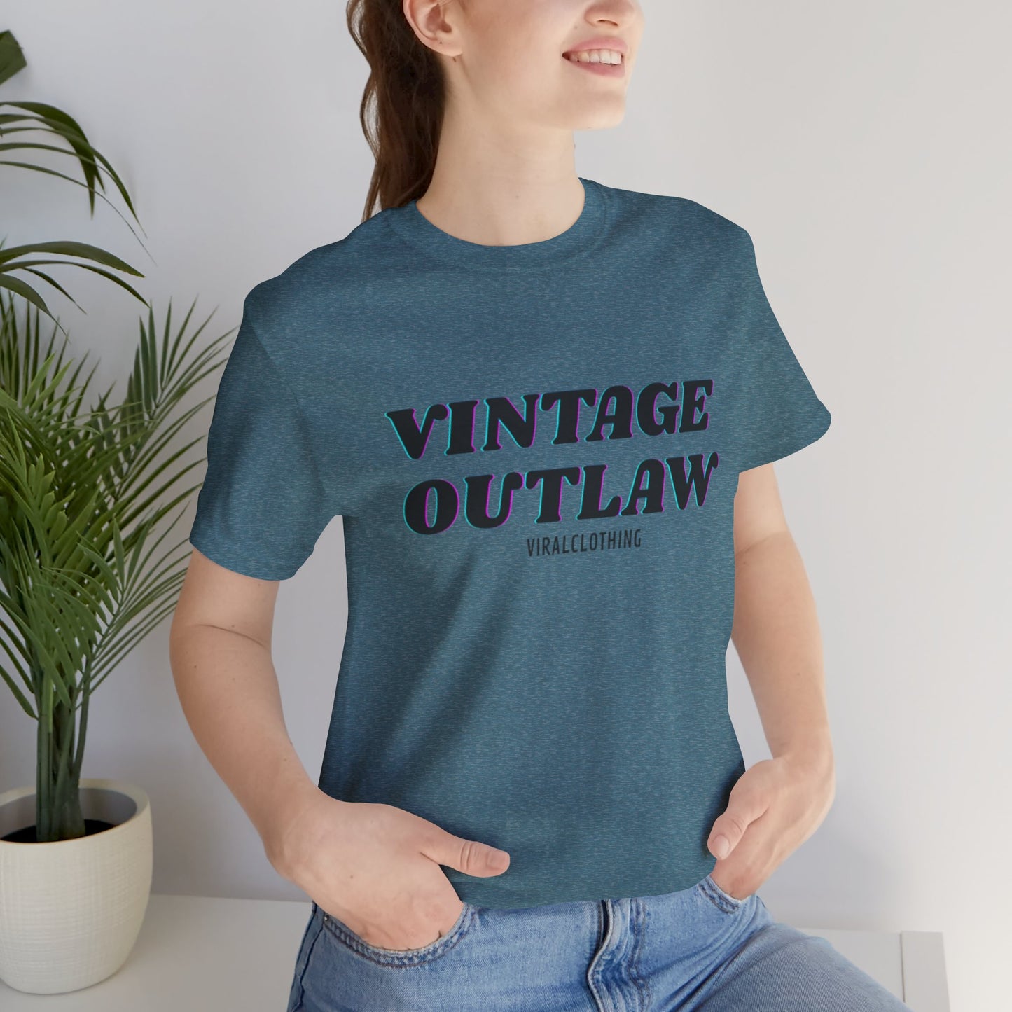 Tshirt with Vintage Print Shirt Print Outlaw Unisex Jersey Tee - Retro Graphic Essential for Casual Style
